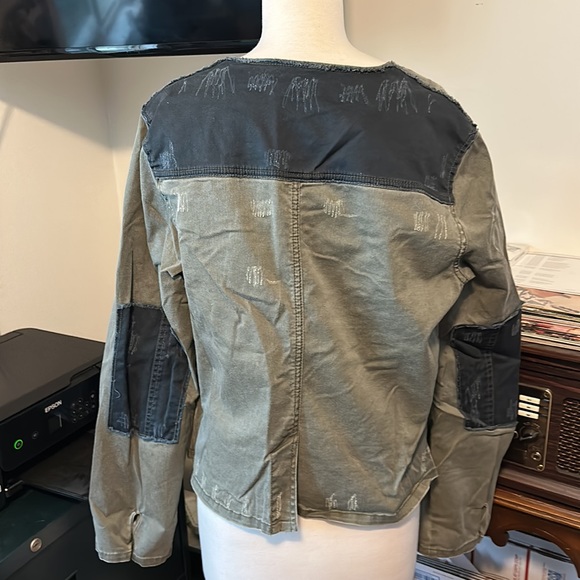 FP super cute Top, jacket or blazer! 🔥 - Picture 4 of 7